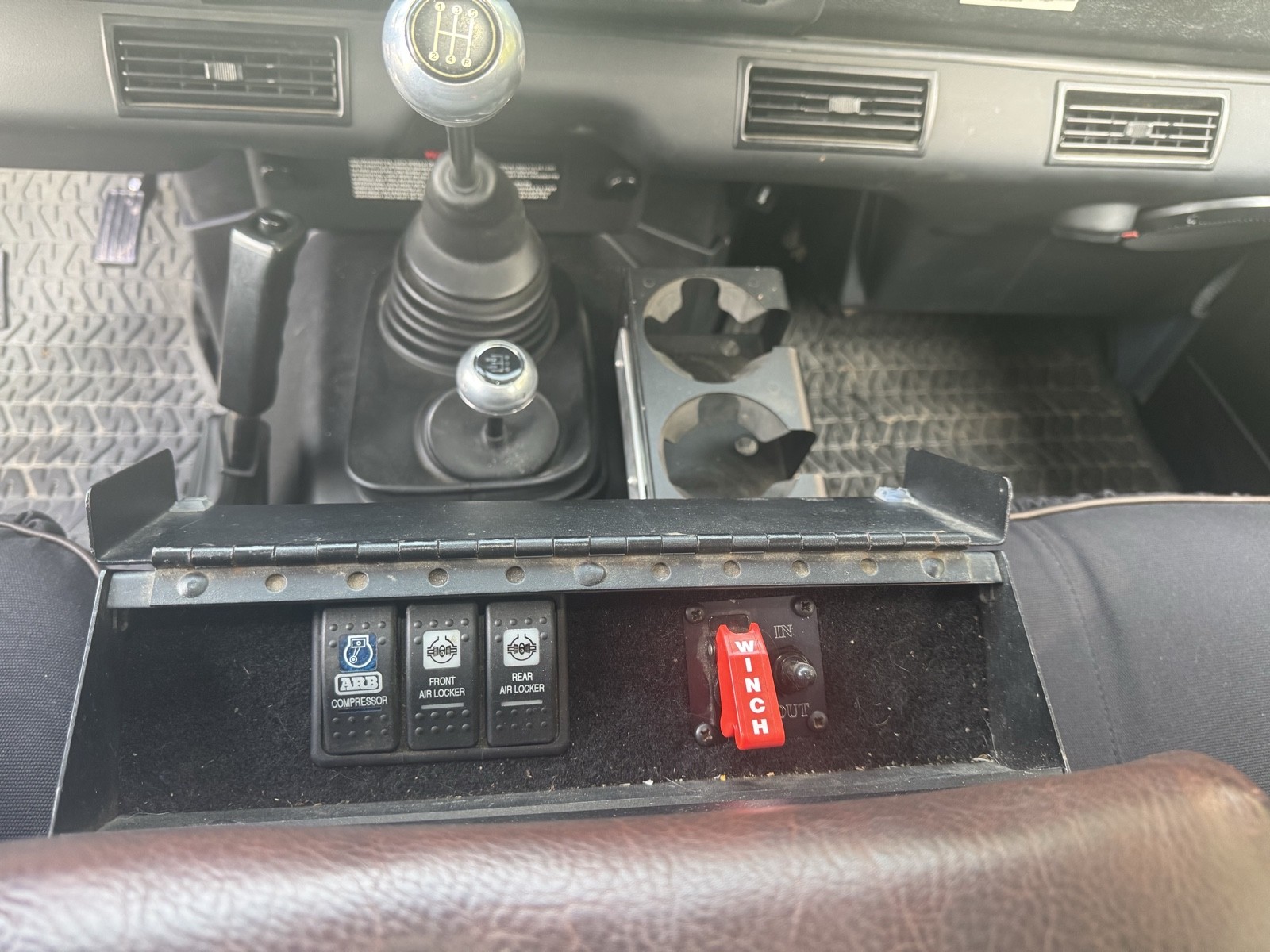 Land-Rover-Defender-1994-SUV-28