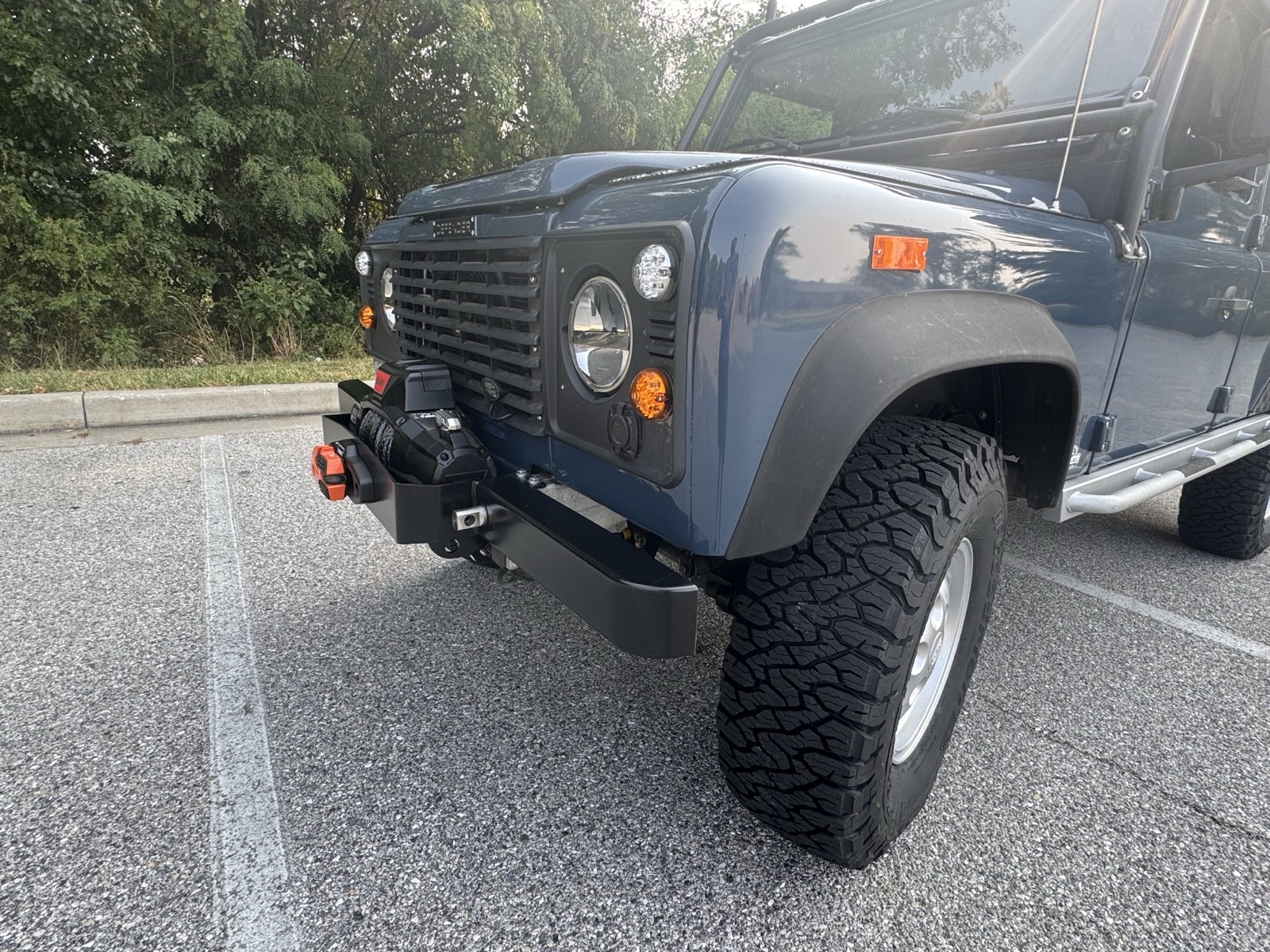 Land-Rover-Defender-1994-SUV-3