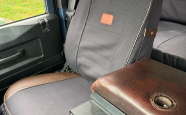Land-Rover-Defender-1994-SUV-32