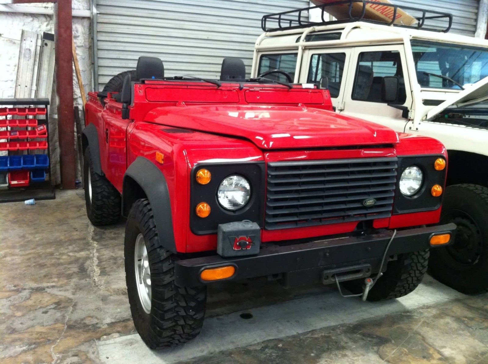 Land-Rover-Defender-1994-SUV-38