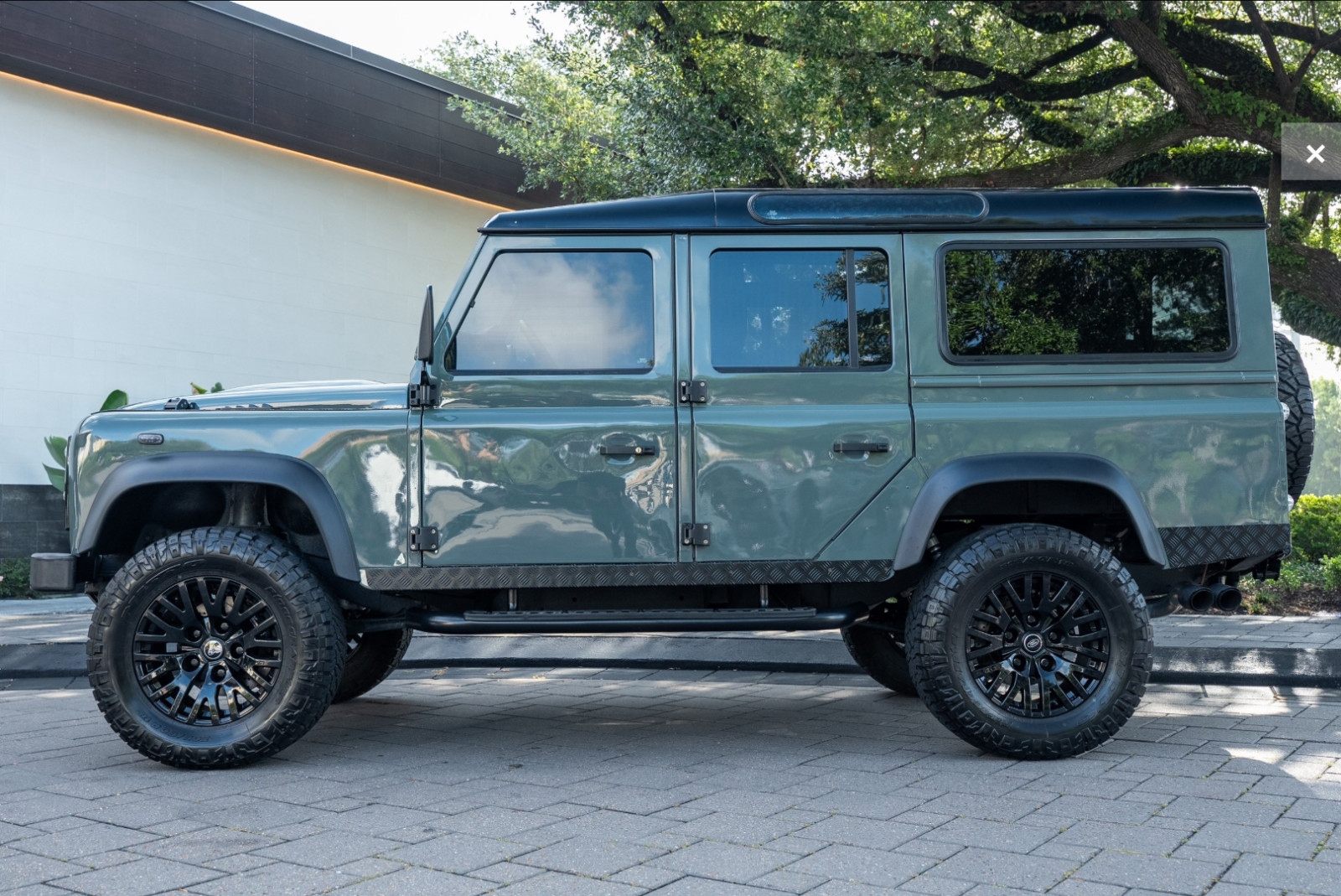 Land Rover Defender 1996 SUV