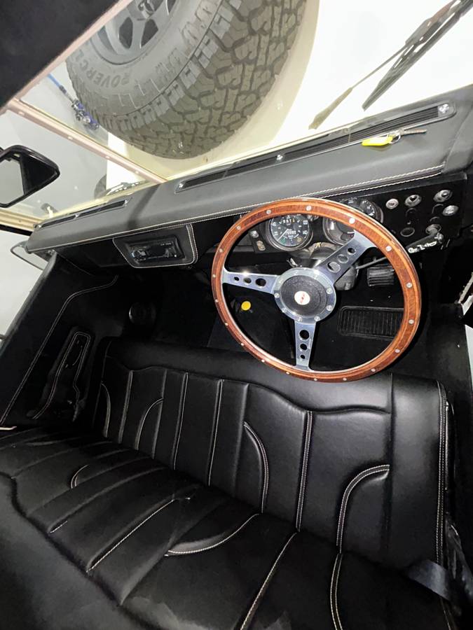 Land-rover-1972-white-1