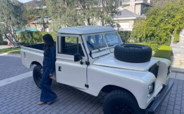 Land-rover-1972-white-10