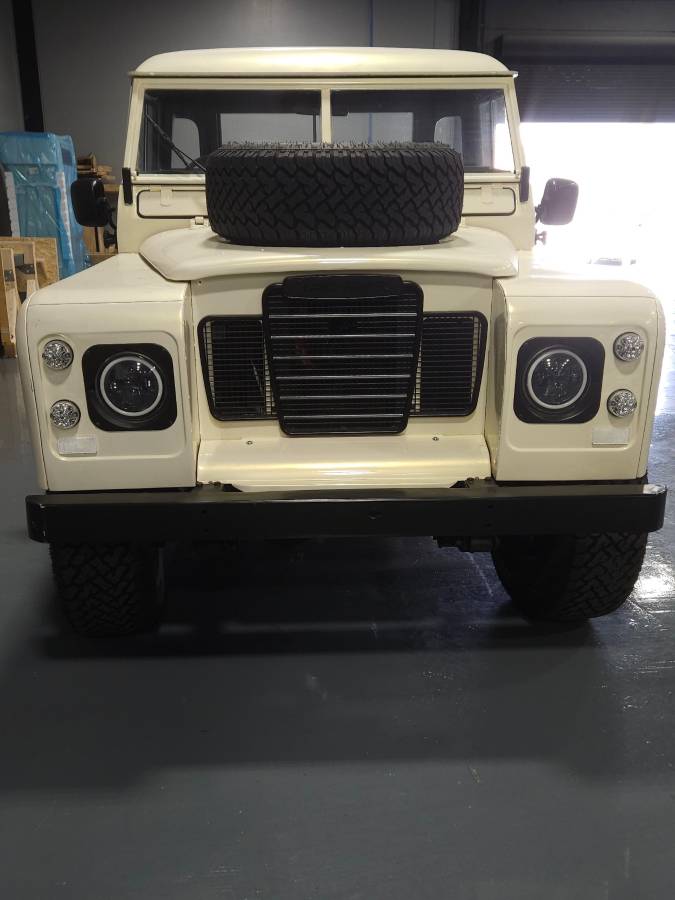 Land-rover-1972-white-6