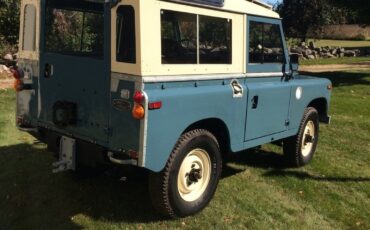 Land-rover-2a-1971-Blue-Black-Cream-Headliner