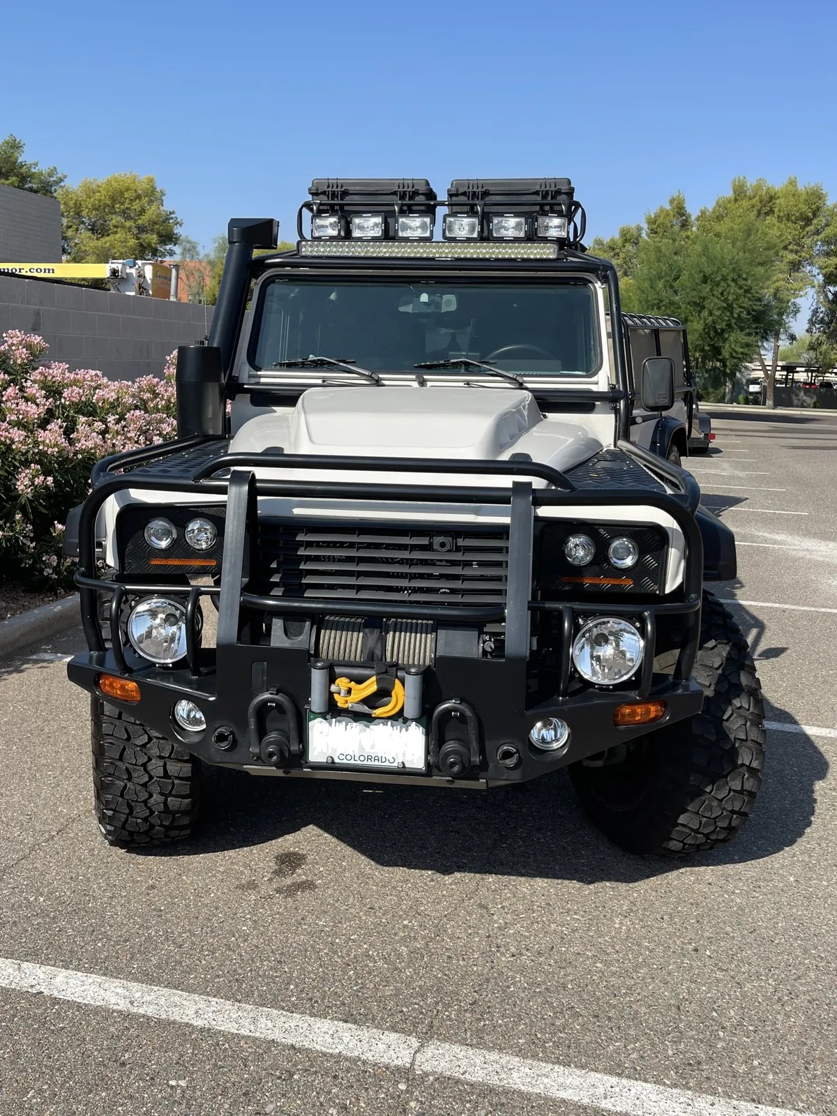 Land-rover-Defender-110-1993-1