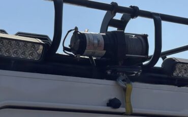 Land-rover-Defender-110-1993-13