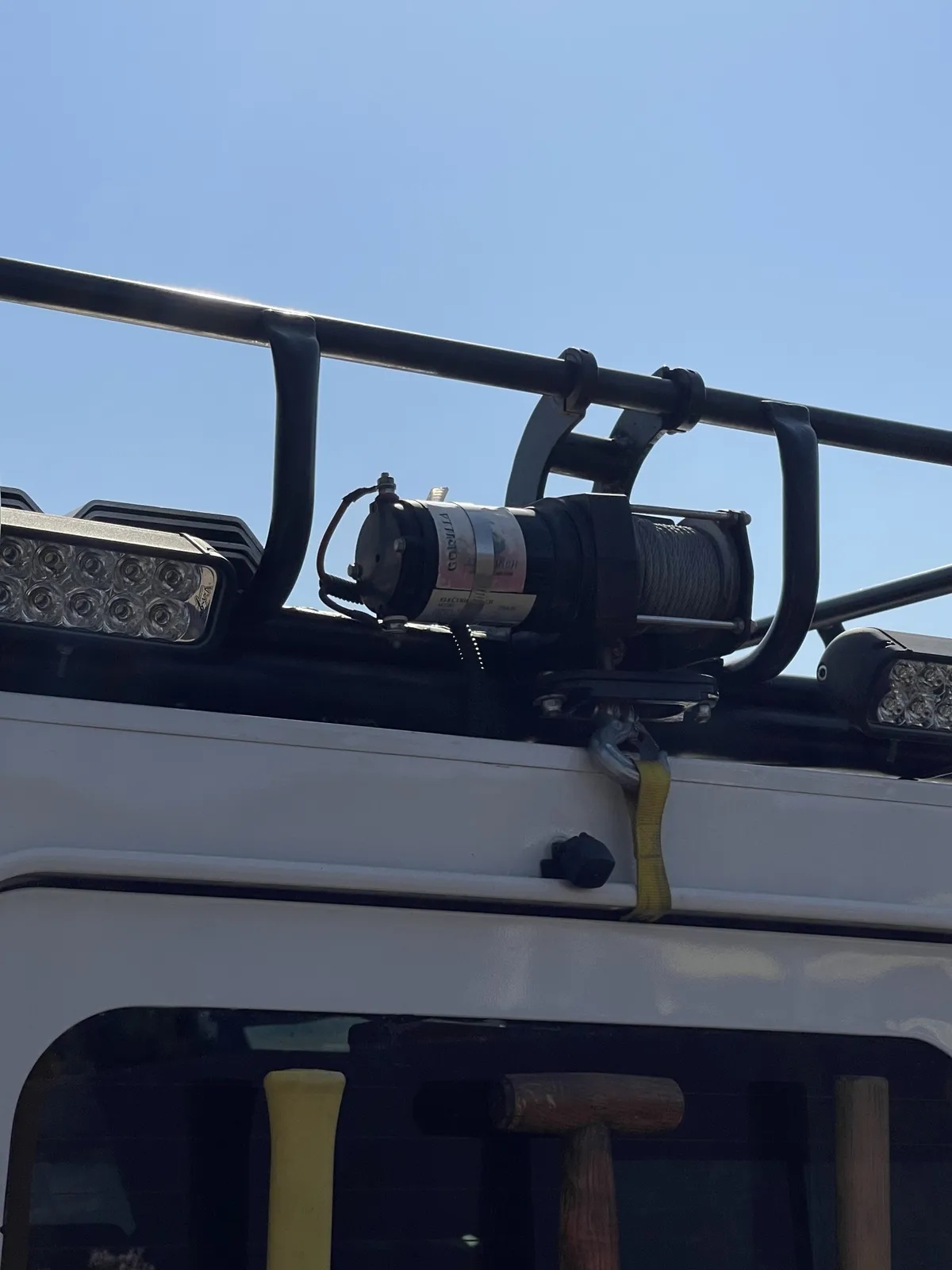 Land-rover-Defender-110-1993-13