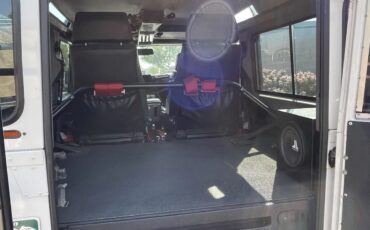 Land-rover-Defender-110-1993-14