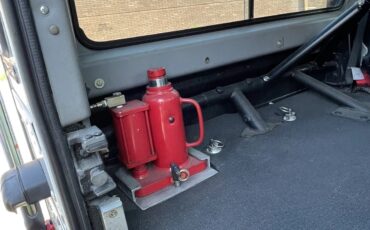 Land-rover-Defender-110-1993-16