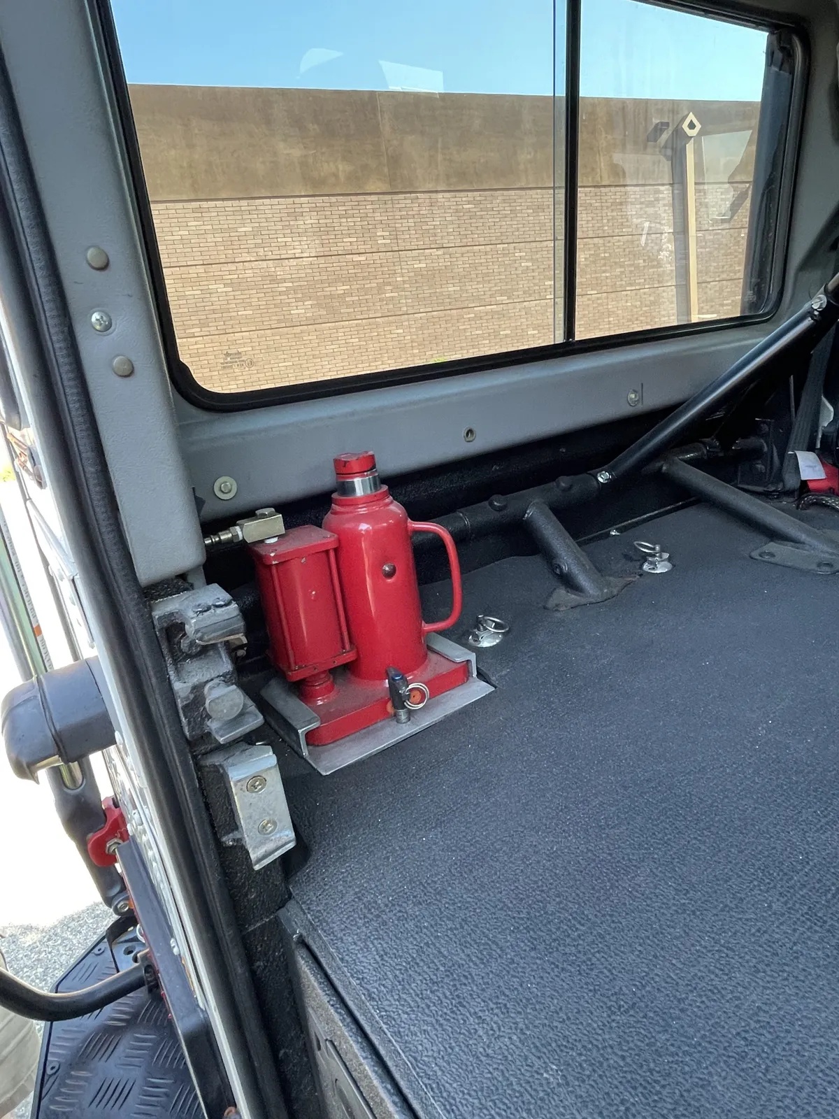 Land-rover-Defender-110-1993-16