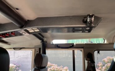 Land-rover-Defender-110-1993-18