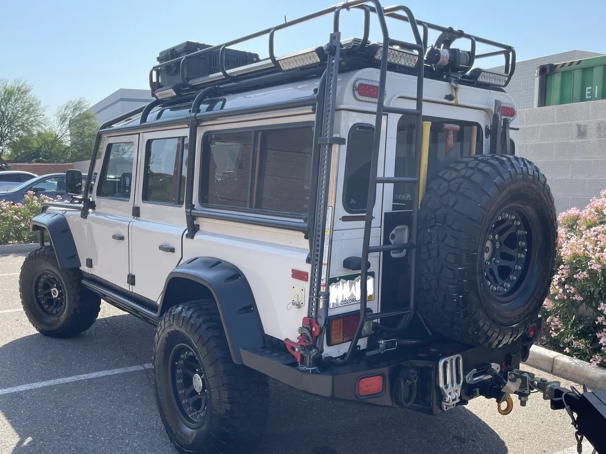 Land-rover-Defender-110-1993-5