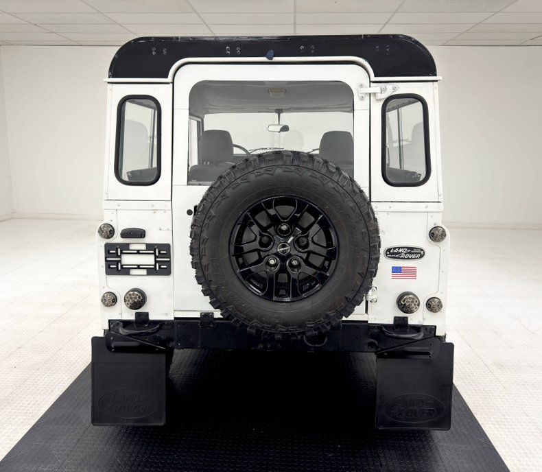 Land-rover-Defender-90-1991-Alpinweiss-Charcoal-Black-15