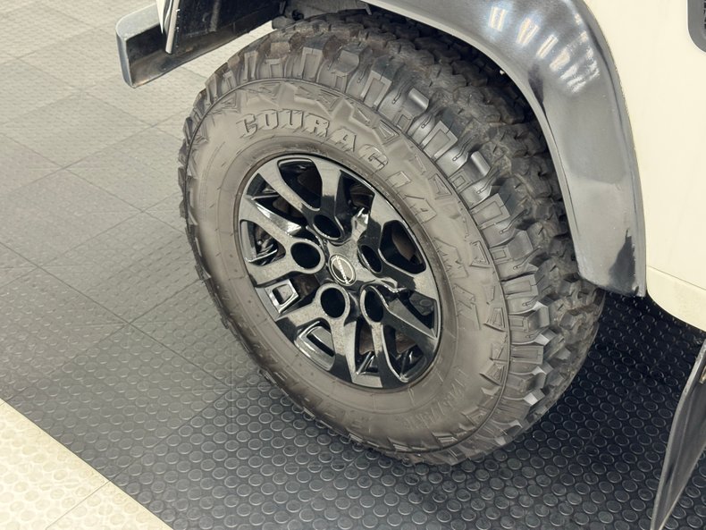 Land-rover-Defender-90-1991-Alpinweiss-Charcoal-Black-22