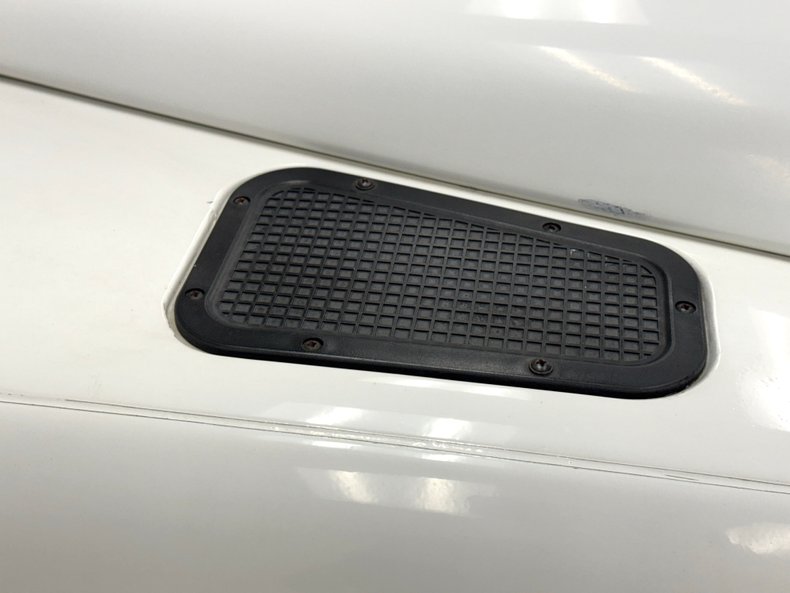 Land-rover-Defender-90-1991-Alpinweiss-Charcoal-Black-23