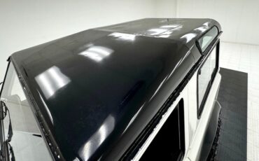 Land-rover-Defender-90-1991-Alpinweiss-Charcoal-Black-26