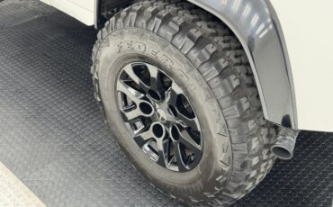 Land-rover-Defender-90-1991-Alpinweiss-Charcoal-Black-28