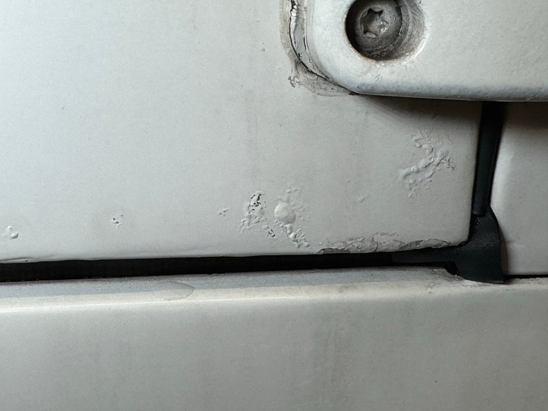 Land-rover-Defender-90-1991-Alpinweiss-Charcoal-Black-39