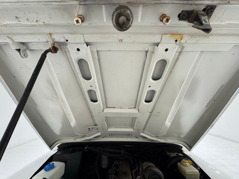 Land-rover-Defender-90-1991-Alpinweiss-Charcoal-Black-41