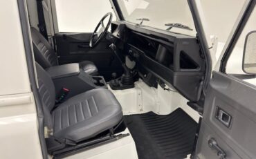 Land-rover-Defender-90-1991-Alpinweiss-Charcoal-Black-43