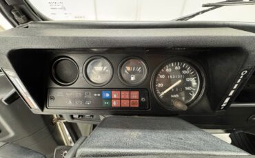 Land-rover-Defender-90-1991-Alpinweiss-Charcoal-Black-46