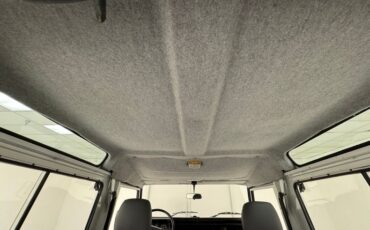 Land-rover-Defender-90-1991-Alpinweiss-Charcoal-Black-7