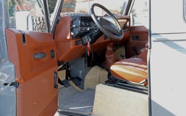 Land-rover-Defender-90-1992-Grey-Cogna-11