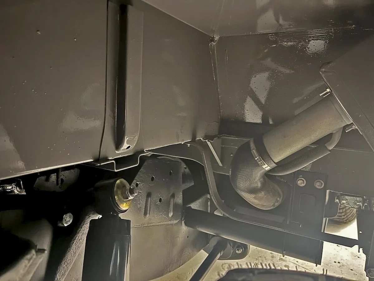 Land-rover-Defender-90-1992-Grey-Cogna-14