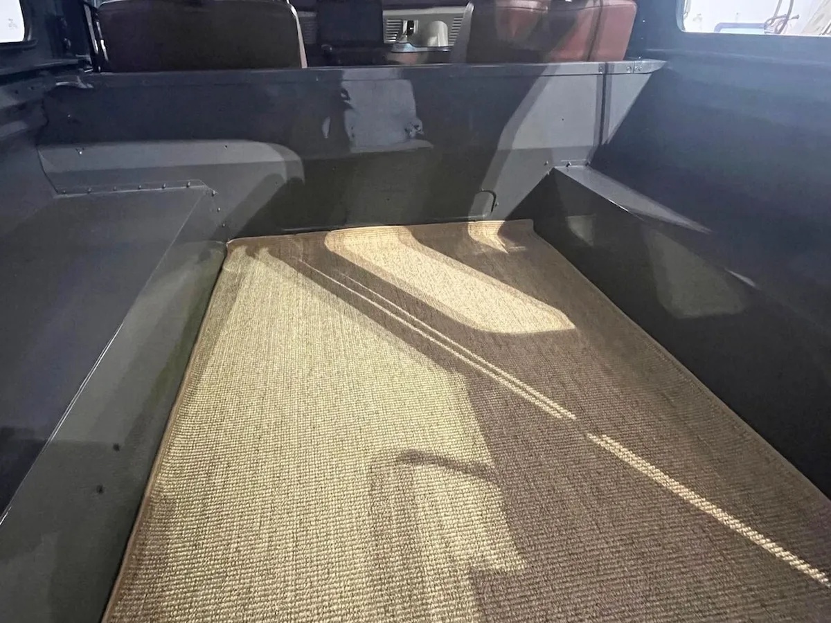 Land-rover-Defender-90-1992-Grey-Cogna-17