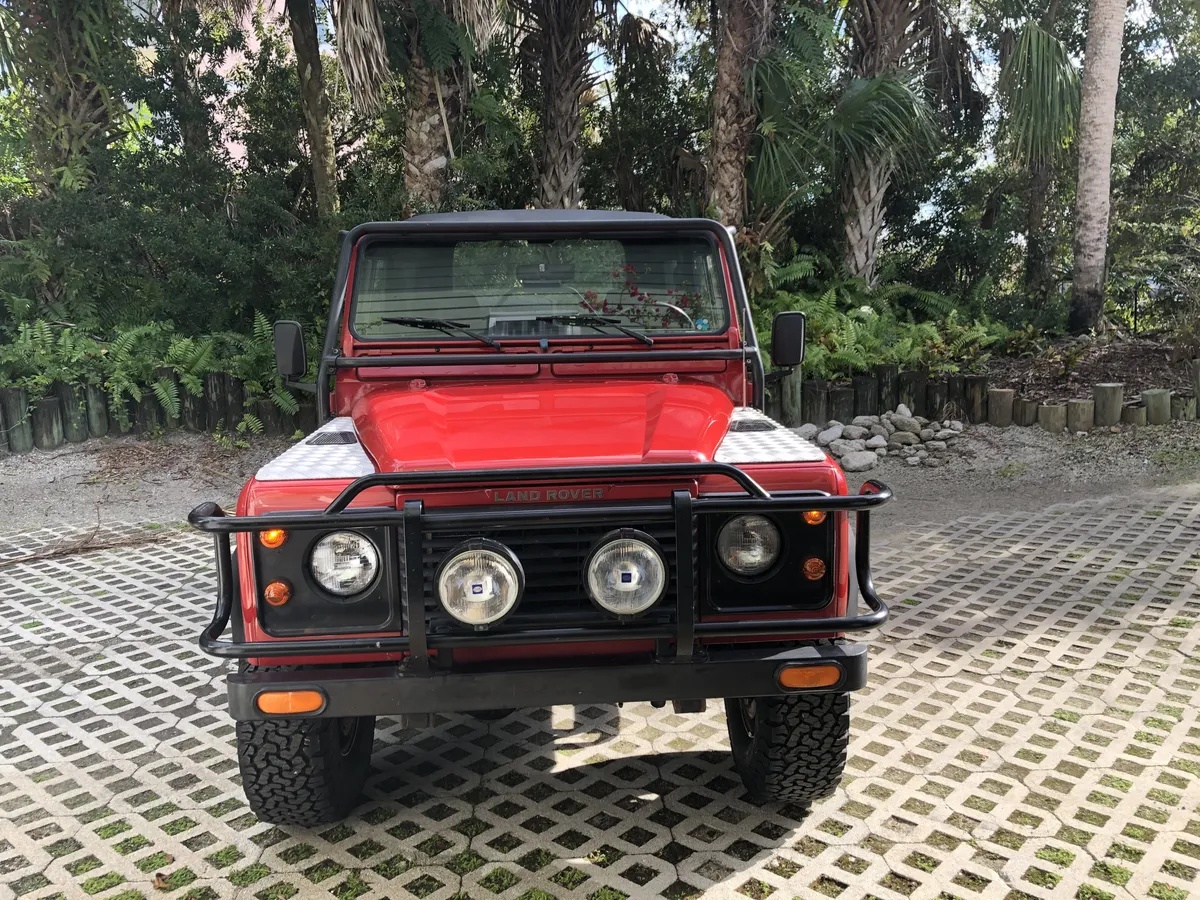 Land-rover-Defender-90-1994-Red-Black-1