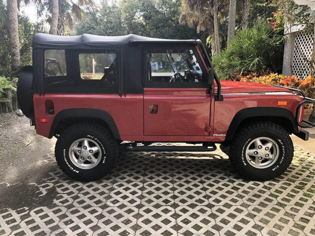 Land-rover-Defender-90-1994-Red-Black-2