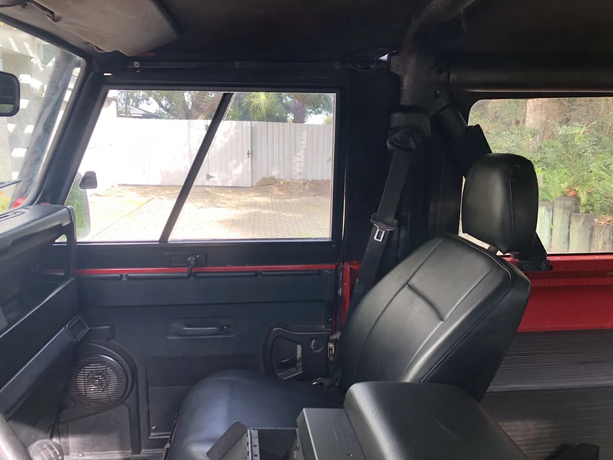 Land-rover-Defender-90-1994-Red-Black-5