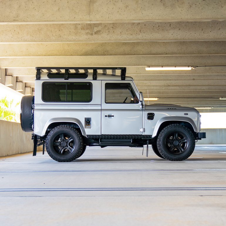 Land-rover-Defender-90-1994-Silver-Tan