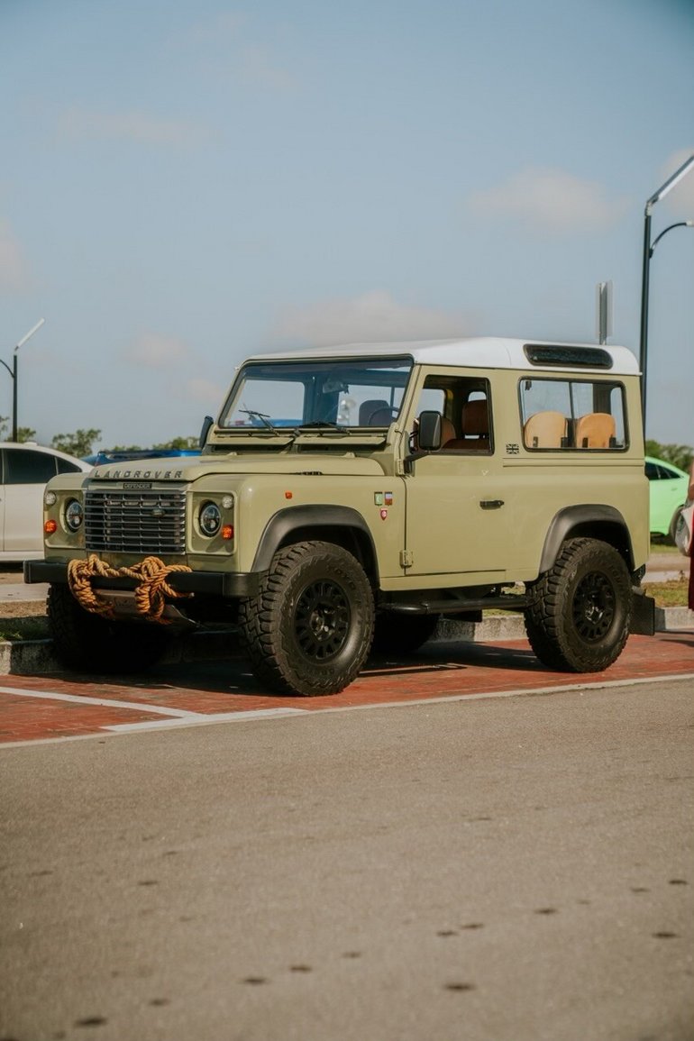 Land-rover-Defender-90-1994-Tate-Olive-Green-Brown-Leather