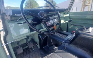 Land-rover-Series-2a-1975-Green-Black-4