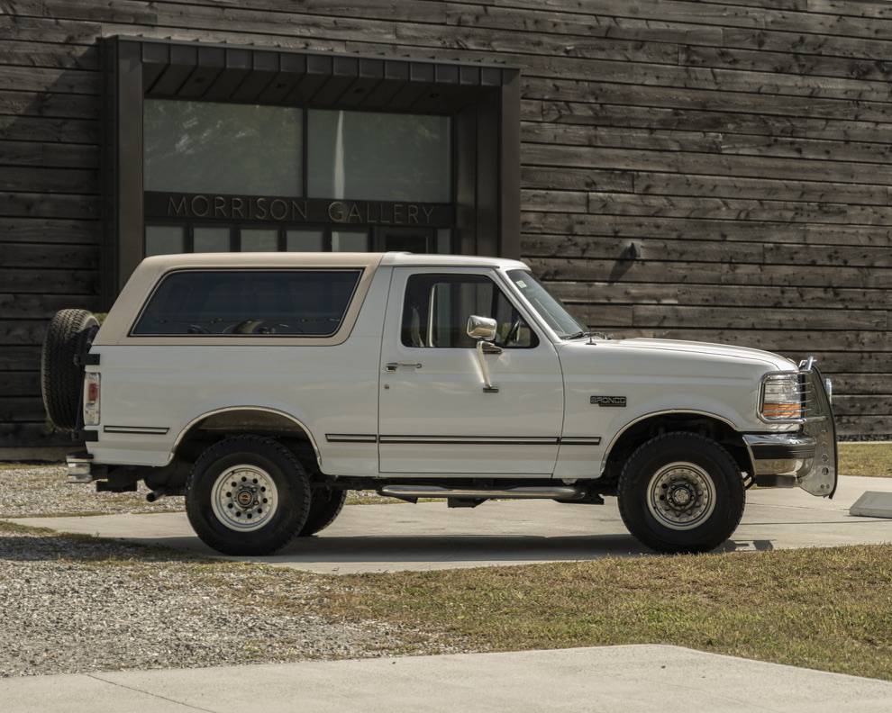 Land-rover-defender-110-1990-custom-13