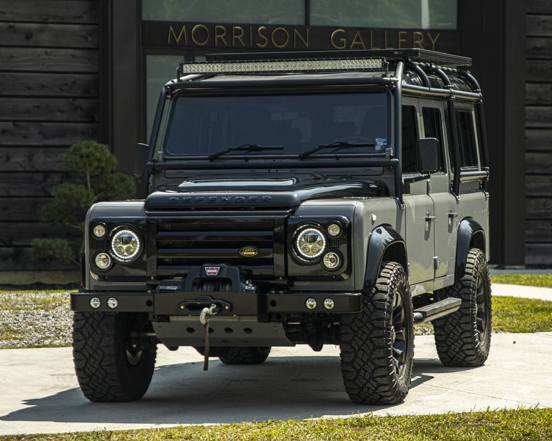 Land-rover-defender-110-1990-custom-17