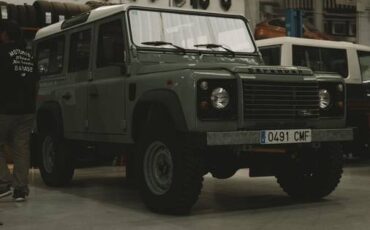 Land-rover-defender-110-1990-custom-8