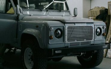Land-rover-defender-110-1990-custom-9