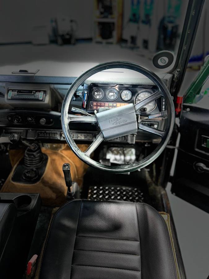 Land-rover-defender-110-1992-green-10