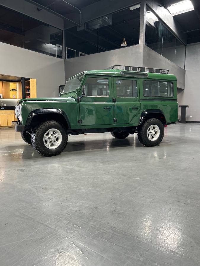 Land-rover-defender-110-1992-green-2
