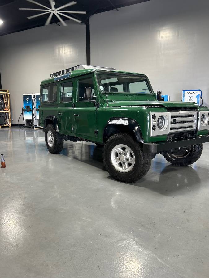 Land-rover-defender-110-1992-green-3