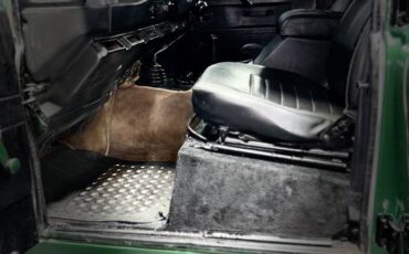 Land-rover-defender-110-1992-green-7