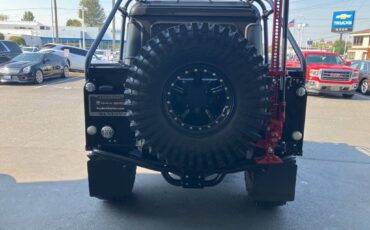Land-rover-defender-110-1993-black-12