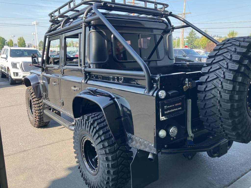 Land-rover-defender-110-1993-black-13
