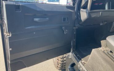 Land-rover-defender-110-1993-black-15