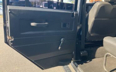Land-rover-defender-110-1993-black-16