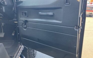 Land-rover-defender-110-1993-black-2