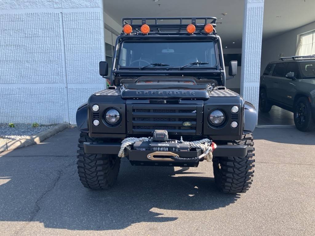 Land-rover-defender-110-1993-black